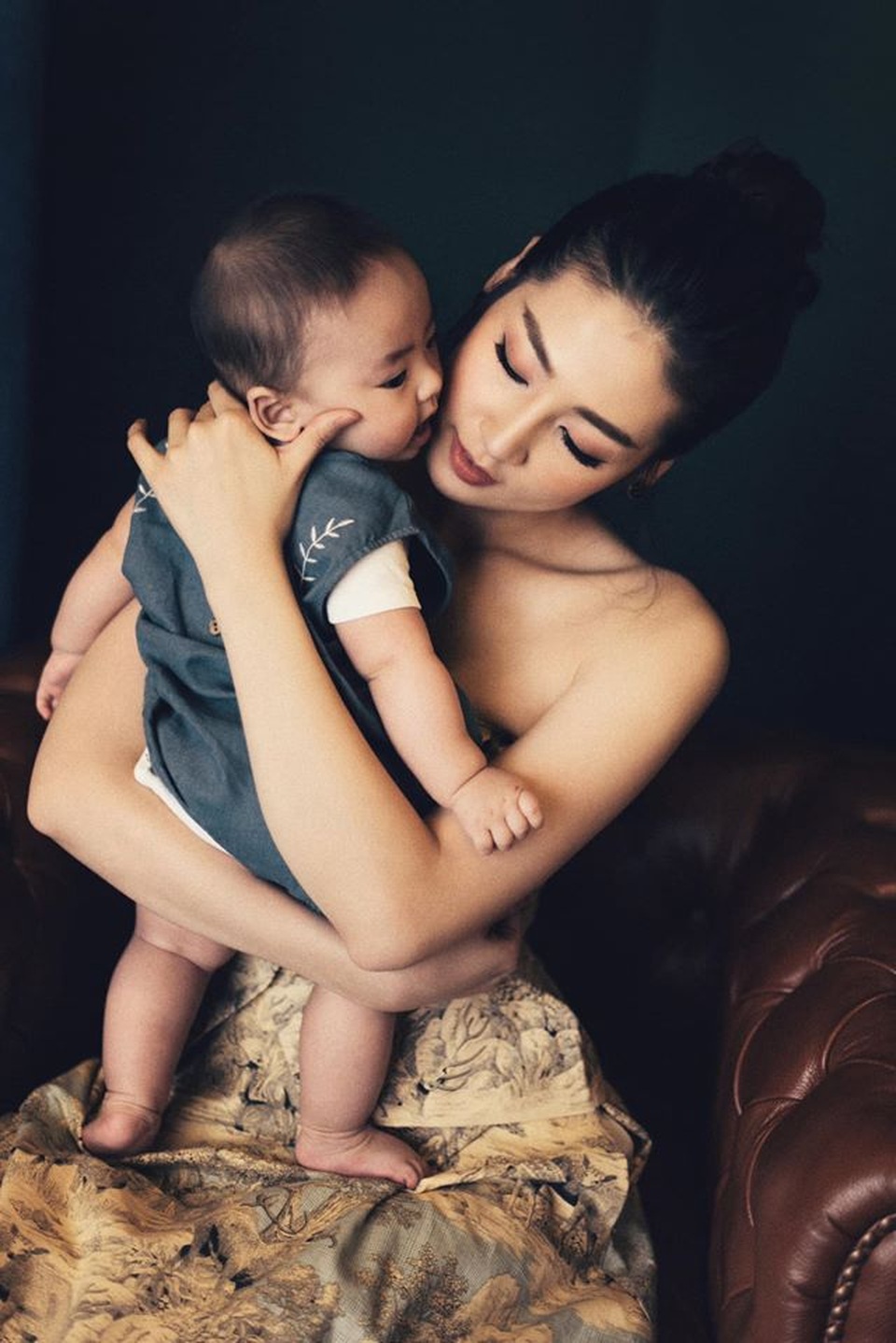 Á hậu Tú Anh: “Mẹ chồng tôi không gây áp đặt gì cho con dâu” - 2 Á hậu Tú Anh: “Mẹ chồng tôi không gây áp đặt gì cho con dâu” - 2