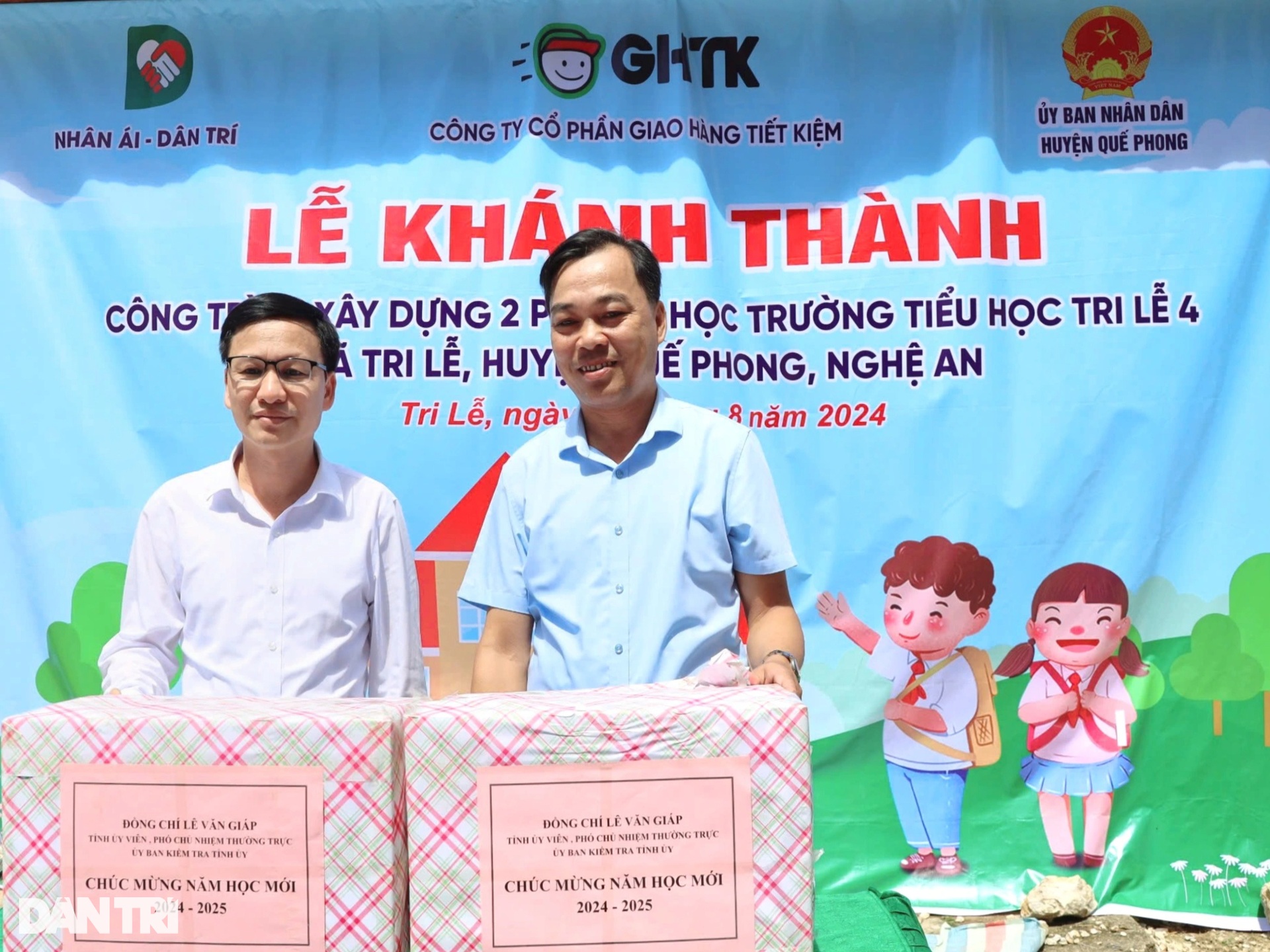 Những hình ảnh trong ngày khánh thành công trình Dân trí ở Mường Lống - 10 Những hình ảnh trong ngày khánh thành công trình Dân trí ở Mường Lống - 10