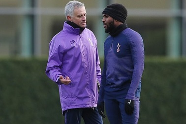 HLV Mourinho cãi nhau nảy lửa với học trò