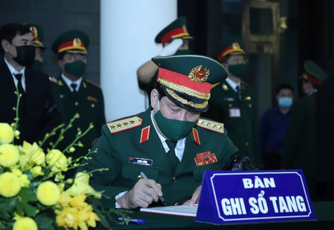 Cử hành trọng thể Quốc tang nguyên Tổng Bí thư Lê Khả Phiêu - Ảnh 18. Cử hành trọng thể Quốc tang nguyên Tổng Bí thư Lê Khả Phiêu - Ảnh 18.