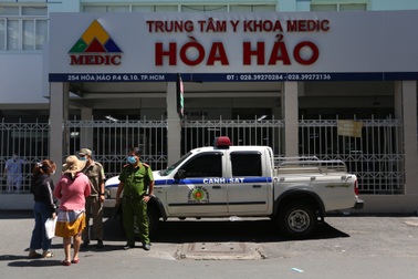 Cách ly tập trung 39 người tại Phòng khám Medic Hòa Hảo vì dịch Covid-19