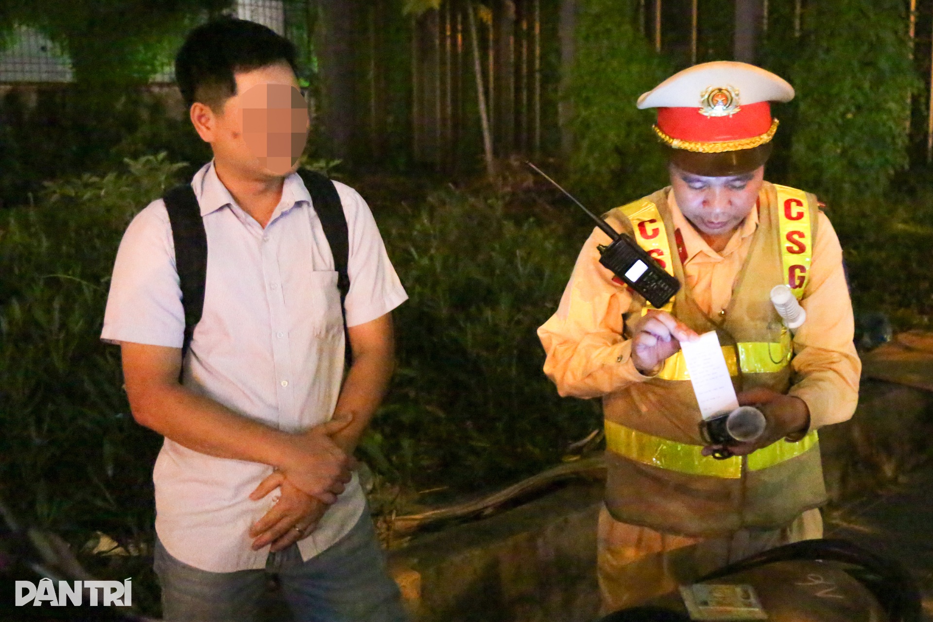 CSGT lập chốt gần quán nhậu, đón lõng xử lý nhiều tài xế vi phạm - 7