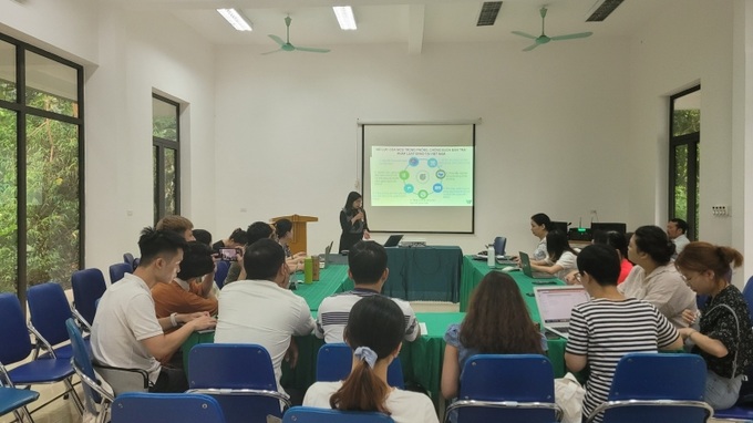 Bà Nguyễn Thanh Nga, Cán bộ sức khỏe ĐVHD, Trưởng nhóm Chính sách pháp luật Tổ chức Bảo tồn ĐVHD (Wildlife Conservation Society - WCS) chia sẻ về các nỗ lực của WCS trong việc phòng, chống buôn bán trái pháp luật ĐVHD.