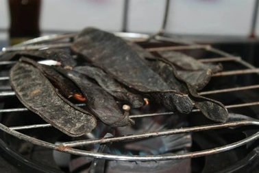 Bí quyết có mái tóc đen dài óng ả không cần hóa chất của phụ nữ thời xưa