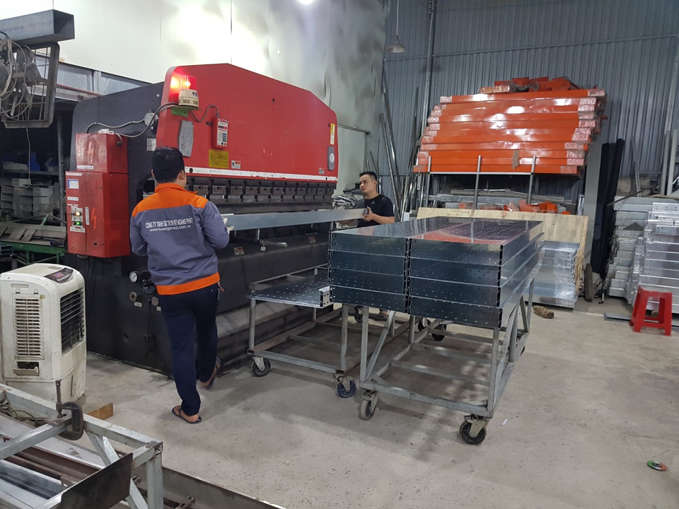 Máng cáp điện Hoàng Phát - chất lượng tạo nên thành công - 1 Máng cáp điện Hoàng Phát - chất lượng tạo nên thành công - 1