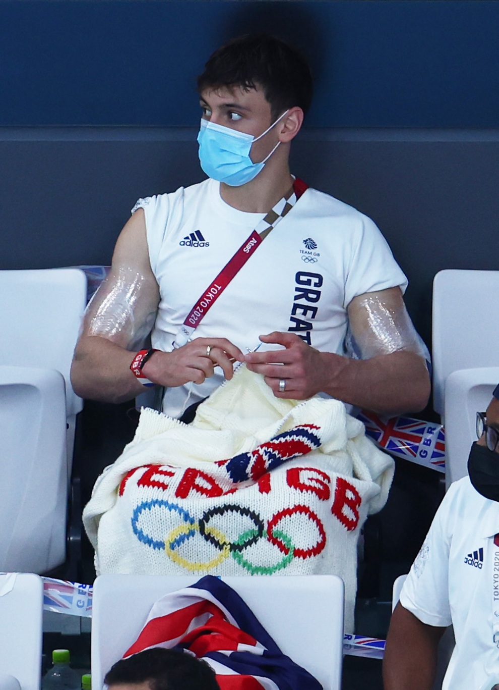 Mỹ nam Olympic lại đan len khi tới dự Met gala - 8 Mỹ nam Olympic lại đan len khi tới dự Met gala - 8