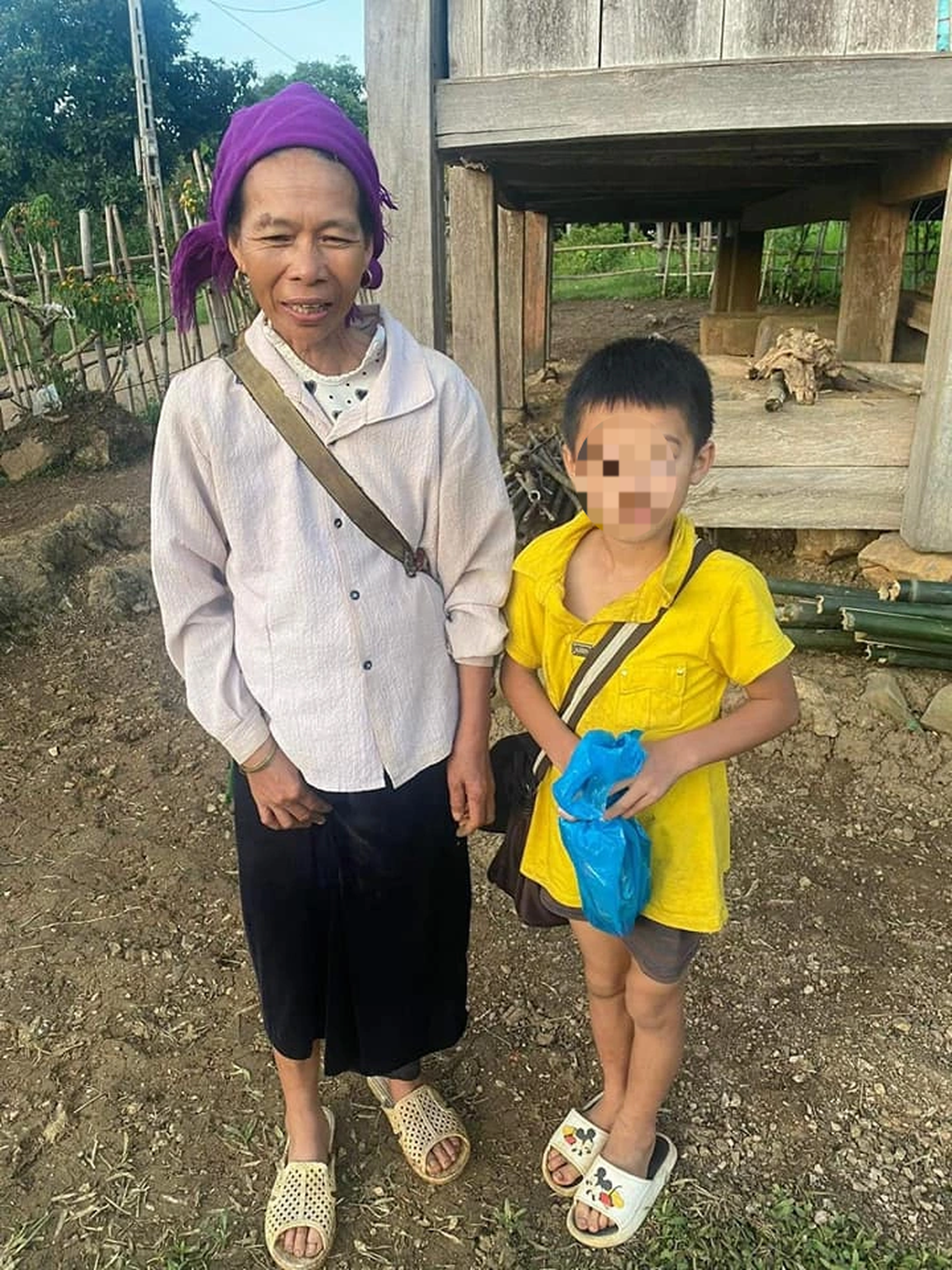 Bé trai 9 tuổi đi tìm mẹ, bị lạc 20km - 2 Bé trai 9 tuổi đi tìm mẹ, bị lạc 20km - 2