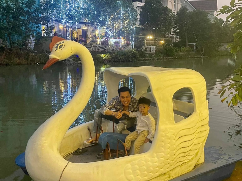 Nghệ sĩ Hoài Linh lập kỷ lục mới đầu năm - 5 Nghệ sĩ Hoài Linh lập kỷ lục mới đầu năm - 5
