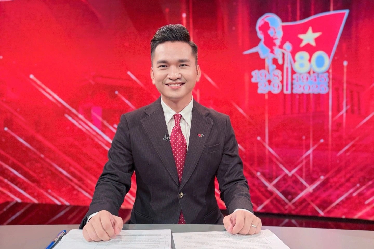 MC Hạnh Phúc VTV kể hậu trường dẫn trực tiếp lễ diễu binh, diễu hành 2/9 - 4