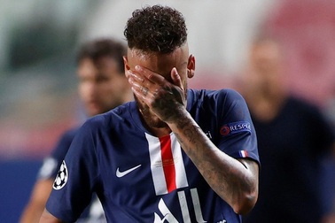 Nước mắt của Neymar và sự run rẩy của PSG