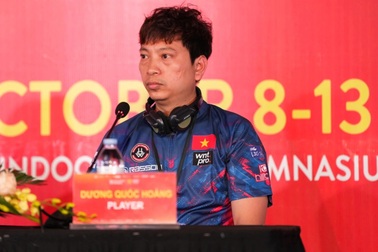 Cơ thủ Dương Quốc Hoàng tranh ngôi vô địch với Jayson Shaw