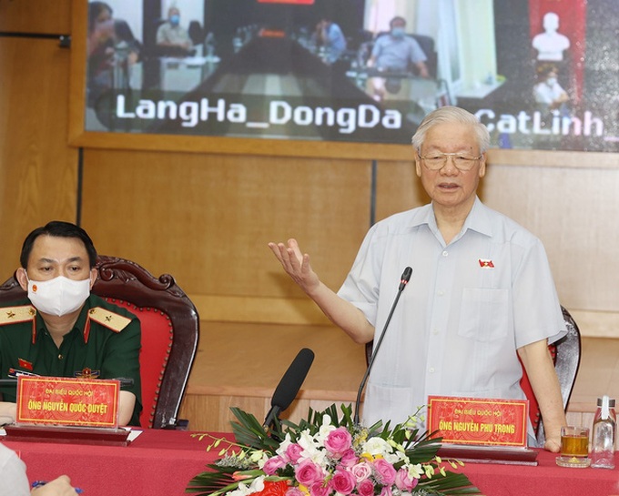 Tổng Bí thư Nguyễn Phú Trọng phát biểu tại hội nghị tiếp xúc cử tri.