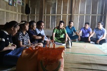 Tìm việc nuôi 4 con nhỏ, người phụ nữ bị lừa bán ra nước ngoài