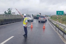 Đảm bảo an toàn đường cao tốc khi bão Kalmaegi đổ bộ