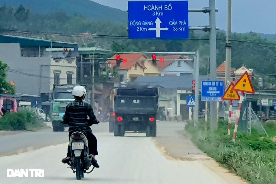 Binh đoàn xe hổ vồ hoành hành trên khắp các tuyến đường ở Quảng Ninh - 1 Binh đoàn xe hổ vồ hoành hành trên khắp các tuyến đường ở Quảng Ninh - 1