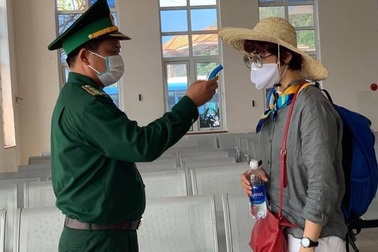 Quảng Ngãi: Đưa 2.000 du khách rời đảo Lý Sơn phòng chống Covid