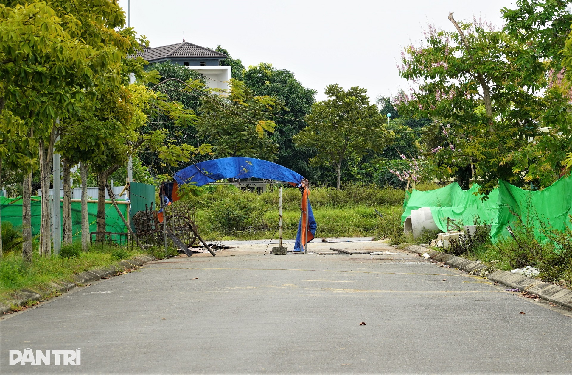 Bãi vật liệu khổng lồ mọc cạnh nhà ở xã hội, cư dân hứng bụi - 10 Bãi vật liệu khổng lồ mọc cạnh nhà ở xã hội, cư dân hứng bụi - 10