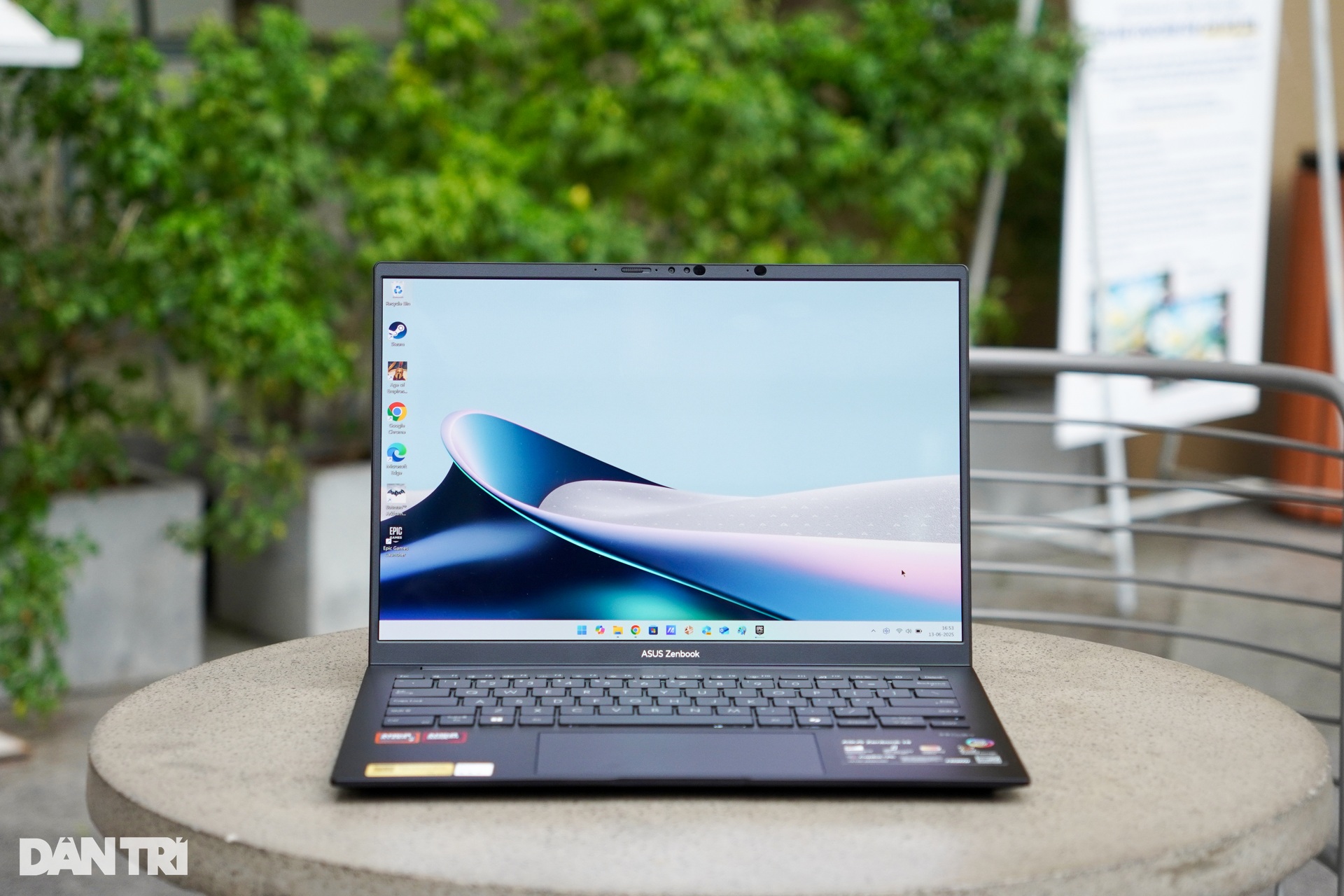 Đánh giá Asus Zenbook 14: Mỏng nhẹ, hiệu năng vừa phải - 6 Đánh giá Asus Zenbook 14: Mỏng nhẹ, hiệu năng vừa phải - 6