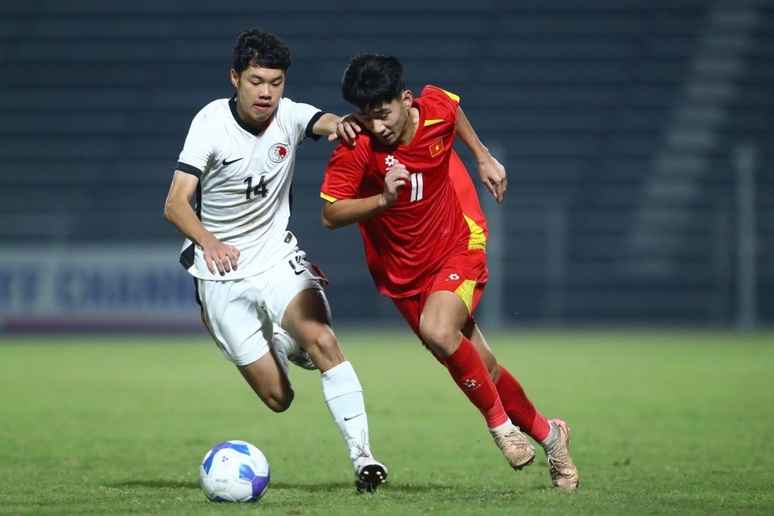 U17 Việt Nam thắng vất vả U17 Hong Kong, bị U17 Malaysia áp sát