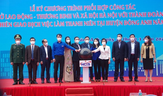 Lễ ký Chương trình phối hợp công tác giữa Sở LĐ-TB&XH Hà Nội với Thành đoàn Hà Nội và phiên giao dịch việc làm thanh niên tại huyện Đông Anh năm 2022.