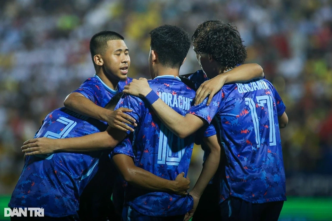 Thắng đậm Campuchia, U23 Thái Lan cầm chắc vé bán kết - 2 Thắng đậm Campuchia, U23 Thái Lan cầm chắc vé bán kết - 2