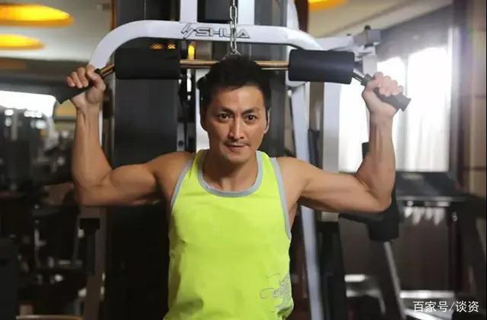 “Triển Chiêu” Hà Gia Kính: Giàu có nhưng cô độc ở tuổi 61 - 8 “Triển Chiêu” Hà Gia Kính: Giàu có nhưng cô độc ở tuổi 61 - 8