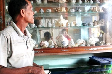 Cả làng chài chơi cổ vật