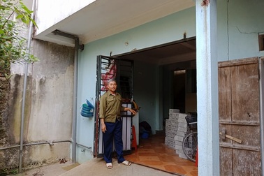 Đất đang tranh chấp vẫn ngang nhiên mang người đến phá cửa nhà vào chiếm dụng!