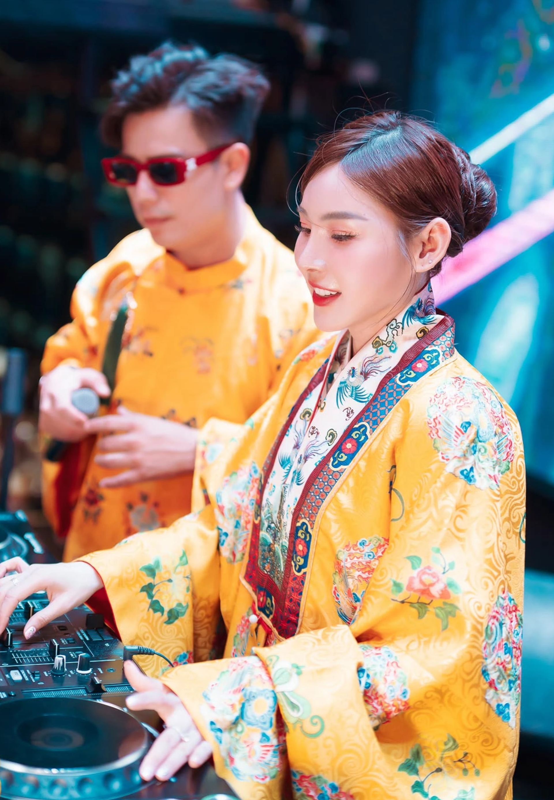 Nữ DJ miền Tây mặc áo dài chơi nhạc gây sốt, kể góc khuất sống về đêm - 4 Nữ DJ miền Tây mặc áo dài chơi nhạc gây sốt, kể góc khuất sống về đêm - 4