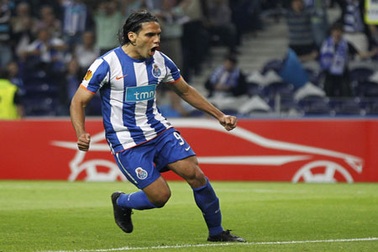 Mourinho nhảy vào tranh “sát thủ” Falcao với Chelsea