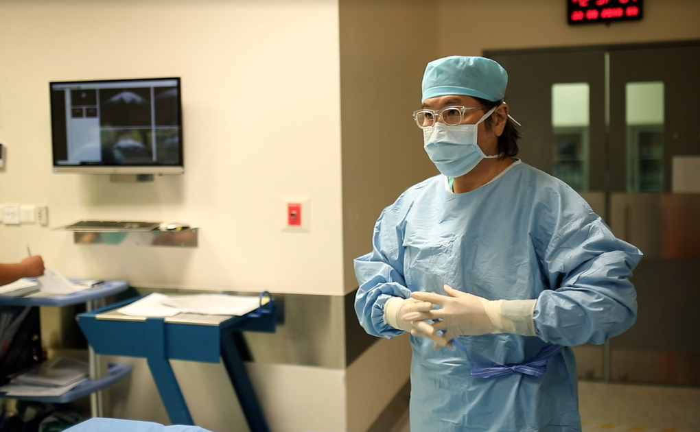 Cô gái trẻ tìm lại ánh sáng cho đôi mắt bị giác mạc mỏng bẩm sinh - 3 Cô gái trẻ tìm lại ánh sáng cho đôi mắt bị giác mạc mỏng bẩm sinh - 3