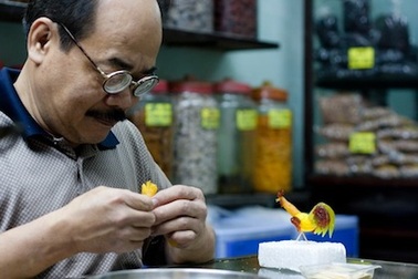 Tận mắt xem nghệ nhân Hà thành biến hóa với ô mai