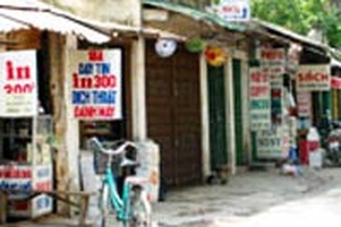 Chợ “phao” di động tung hoành mùa tuyển sinh