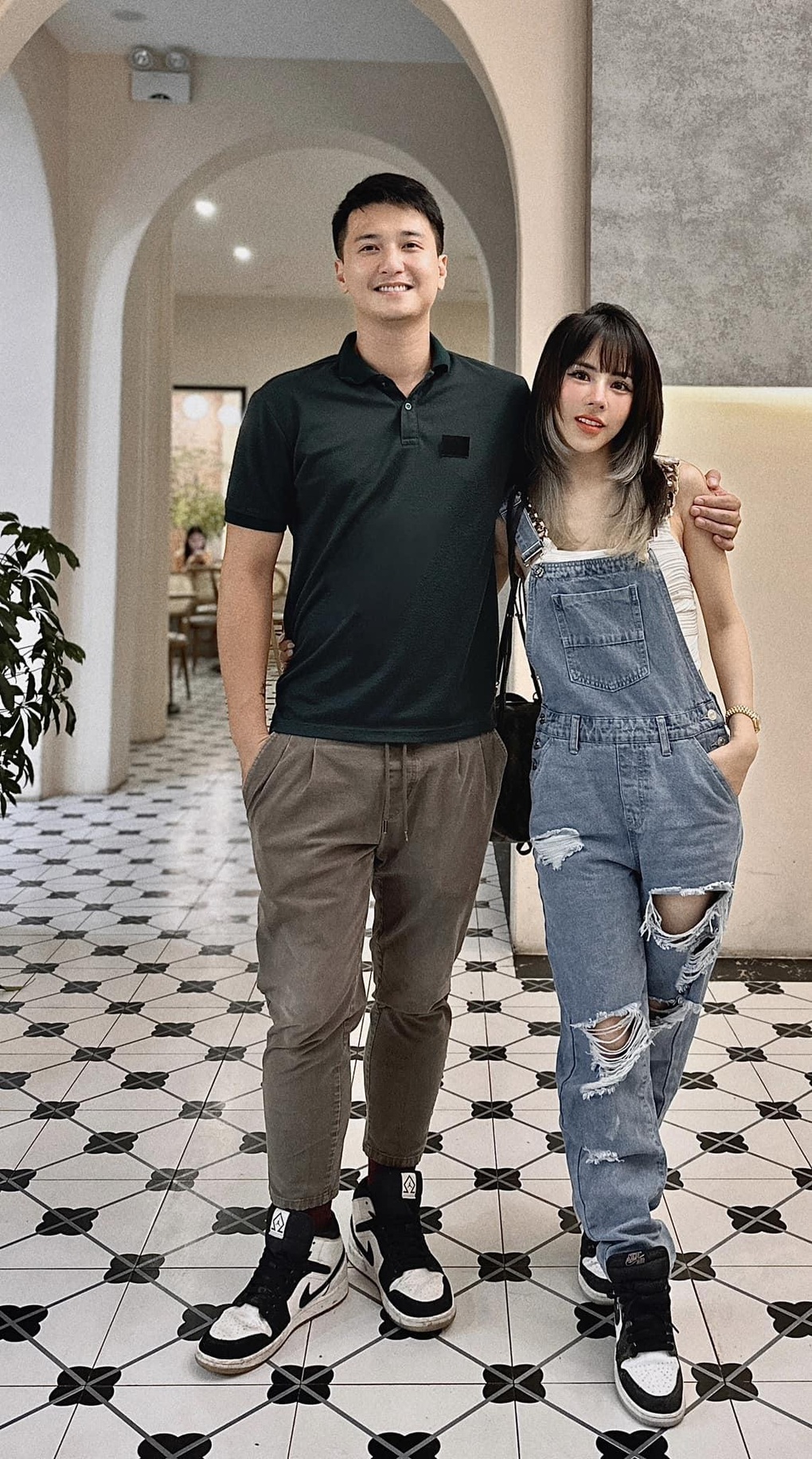 Huỳnh Anh nói về bạn gái hơn 6 tuổi: Không biết nấu ăn, để mặt mộc vẫn xinh - 3 Huỳnh Anh nói về bạn gái hơn 6 tuổi: Không biết nấu ăn, để mặt mộc vẫn xinh - 3