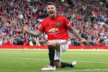 Beckham tỏa sáng, huyền thoại Man Utd thắng huyền thoại Bayern 5-0