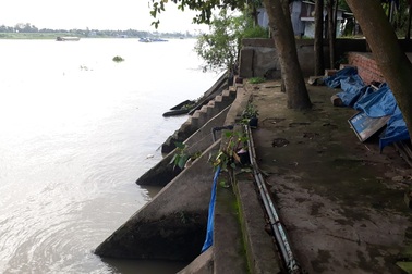 Một đoạn quốc lộ 91 có nguy cơ sụp xuống Sông Hậu