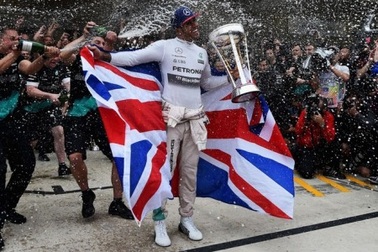 Chặng 16 F1 2015: Khoảnh khắc lịch sử của Hamilton