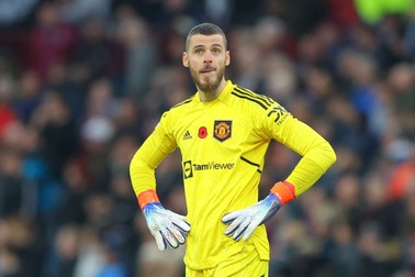 De Gea bị hiểu nhầm đã treo găng, Ramos được vinh danh ở Dubai