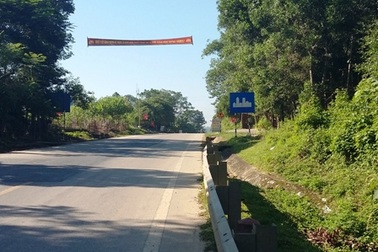 Dùng lưỡi lê đâm loạn xạ, 3 người thương vong