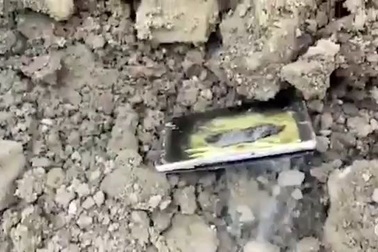 Samsung tìm cách giấu clip ghi lại cảnh Galaxy Note7 của một người dùng Trung Quốc bốc khói và bị hư hại.