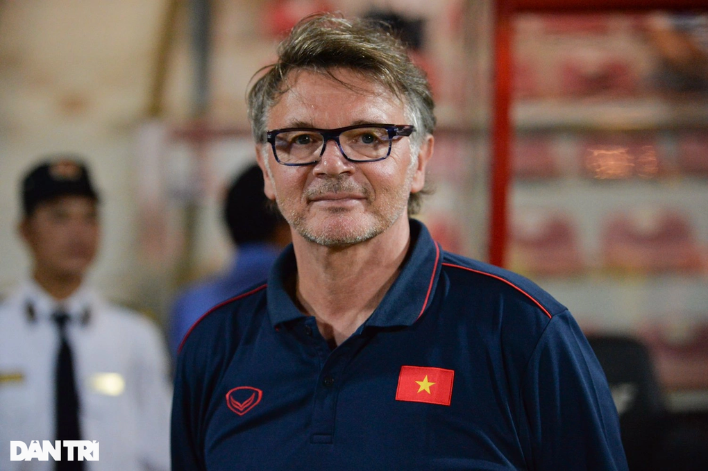 Báo chí Đông Nam Á bình luận việc HLV Troussier dẫn dắt tuyển Việt Nam - 1 Báo chí Đông Nam Á bình luận việc HLV Troussier dẫn dắt tuyển Việt Nam - 1