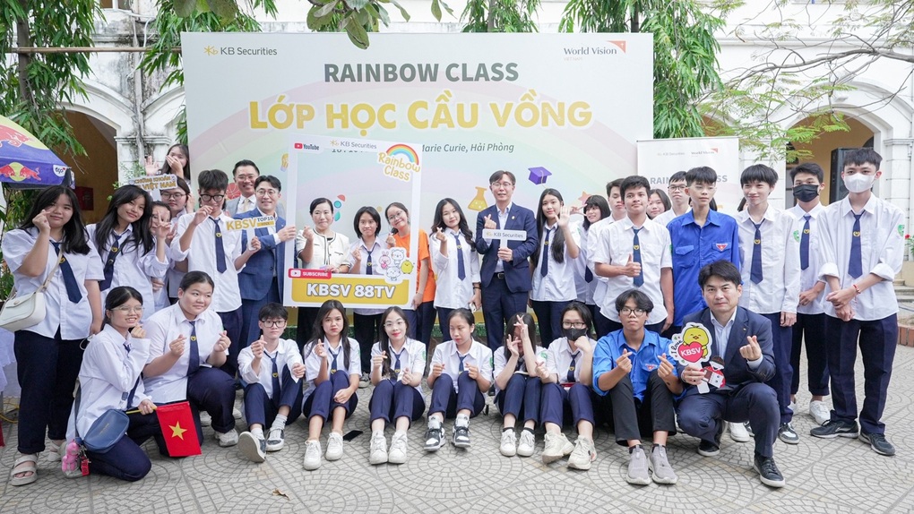 Gần 1,8 tỷ đồng từ Chứng khoán KB dành cho giáo dục Việt Nam - 4 Gần 1,8 tỷ đồng từ Chứng khoán KB dành cho giáo dục Việt Nam - 4