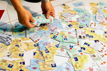 Vụ khách hàng bị mạo danh làm thẻ visa: Ngân hàng giải quyết ra sao?