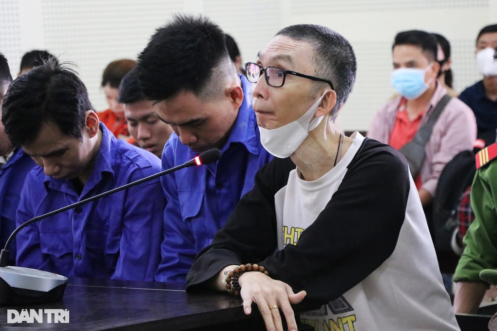 Xét xử vụ án diễn đàn đồi trụy Thiên địa: Trùm cuối vẫn là ẩn số - 1 Xét xử vụ án diễn đàn đồi trụy Thiên địa: Trùm cuối vẫn là ẩn số - 1