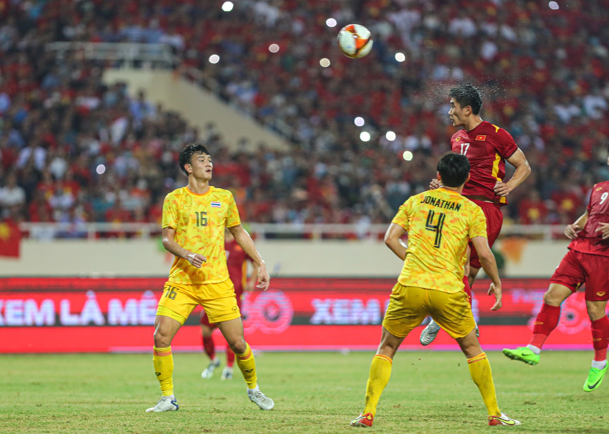 Tuấn Tài, Tiến Linh bật khóc sau chiến thắng đầy cảm xúc của U23 Việt Nam - 1 Tuấn Tài, Tiến Linh bật khóc sau chiến thắng đầy cảm xúc của U23 Việt Nam - 1