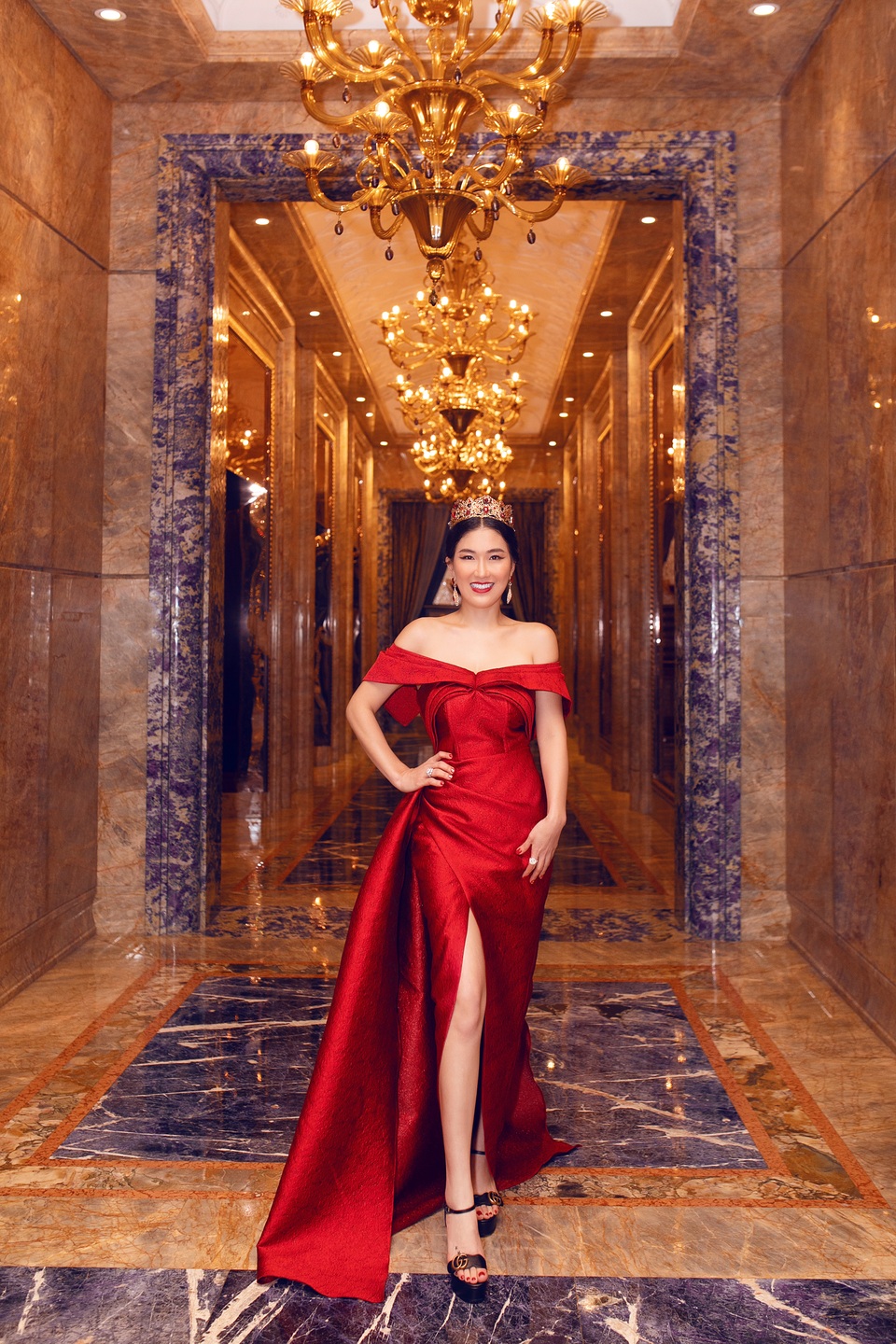 Fashionista Châu Lê Thu Hằng lái xe sang đi xem thời trang - 3 Fashionista Châu Lê Thu Hằng lái xe sang đi xem thời trang - 3