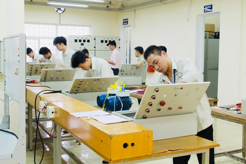Chương trình đào tạo hệ 9+: Đi học có lương, ra trường có ngay việc - 1 Chương trình đào tạo hệ 9+: Đi học có lương, ra trường có ngay việc - 1