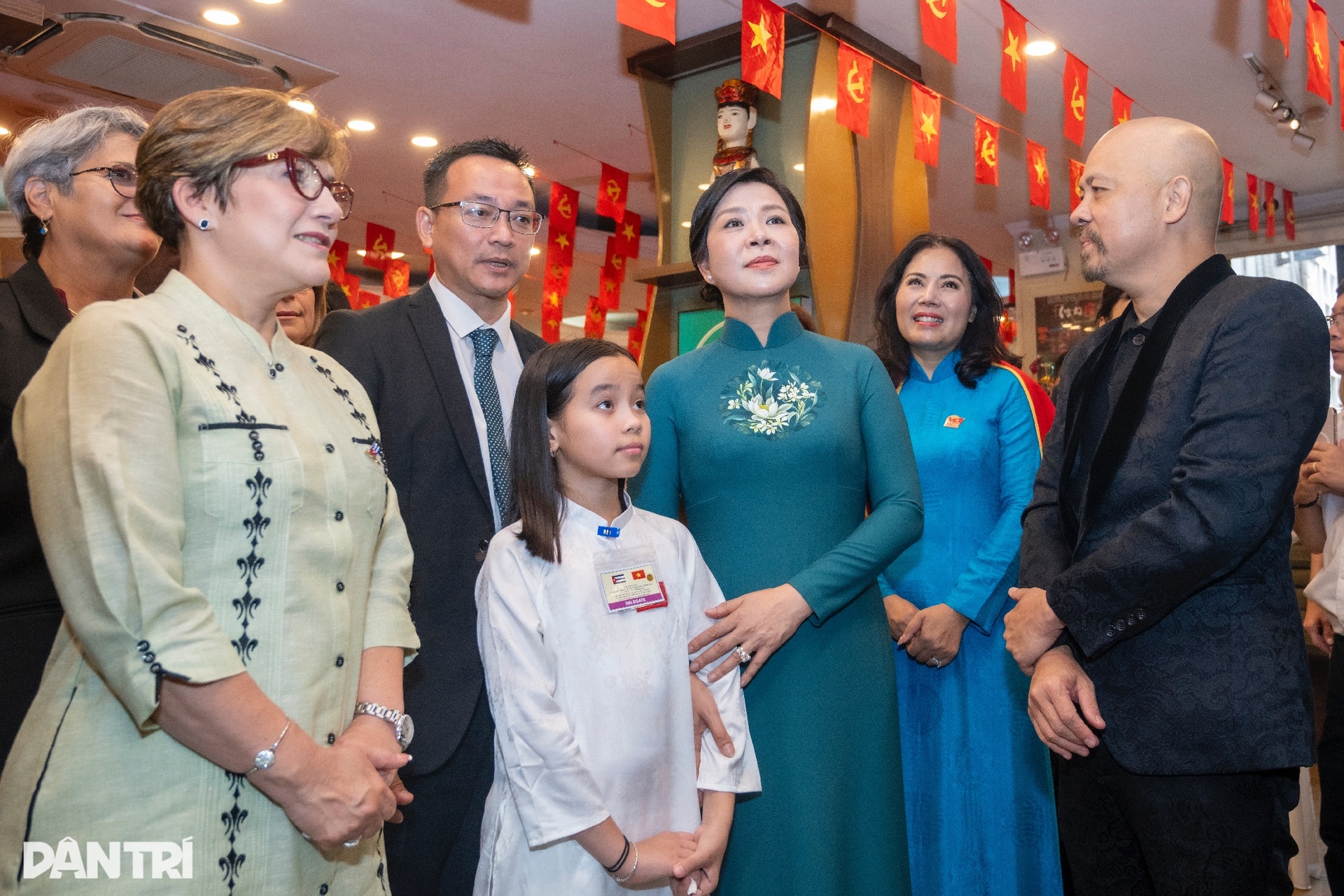 Phu nhân Ngô Phương Ly cùng phu nhân Chủ tịch Cuba xem múa rối nước - 2 Phu nhân Ngô Phương Ly cùng phu nhân Chủ tịch Cuba xem múa rối nước - 2
