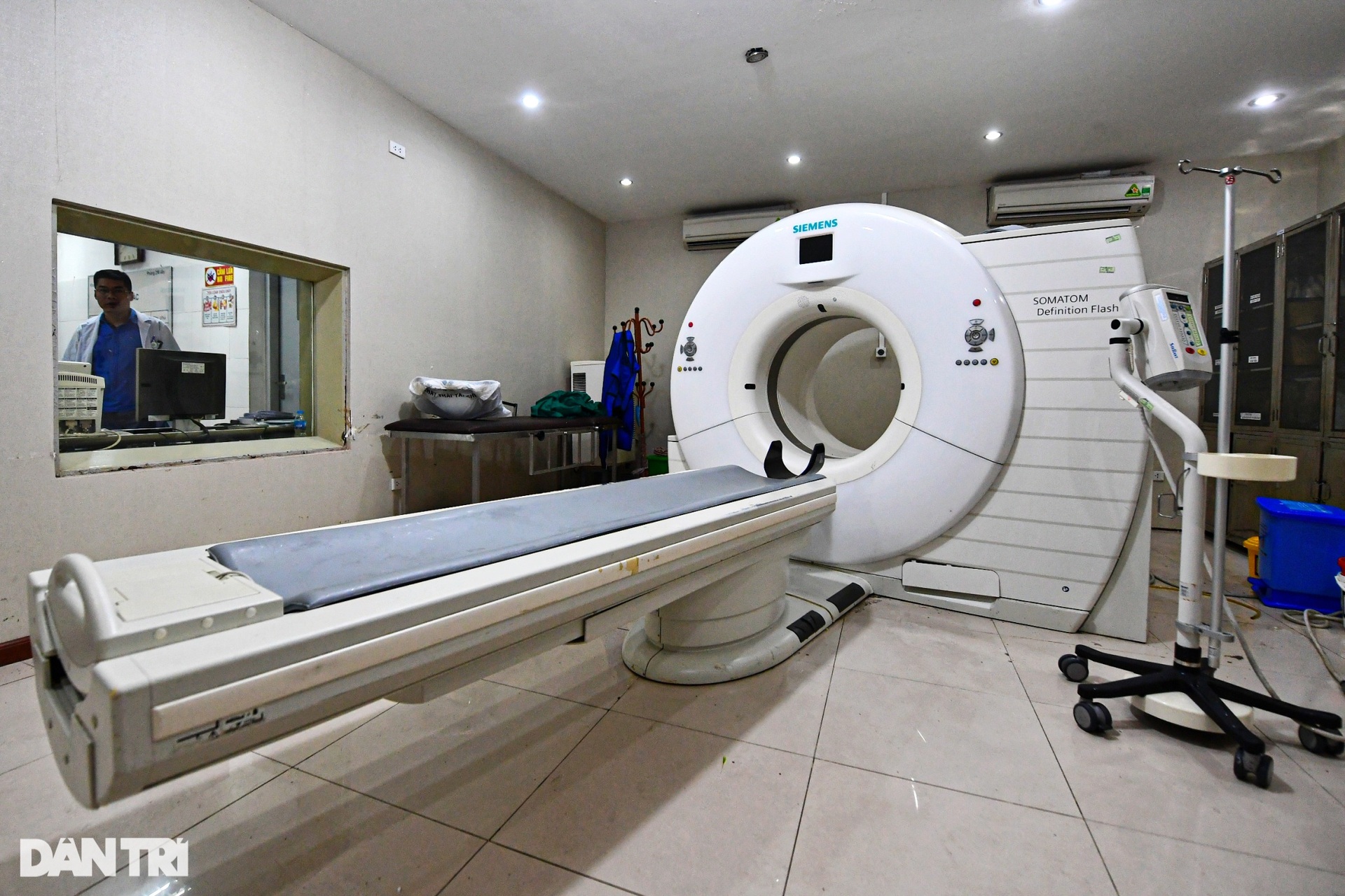 Những thiết bị y tế tiền tỷ nằm đắp chiếu tại Bệnh viện Bạch Mai - 12 Những thiết bị y tế tiền tỷ nằm đắp chiếu tại Bệnh viện Bạch Mai - 12