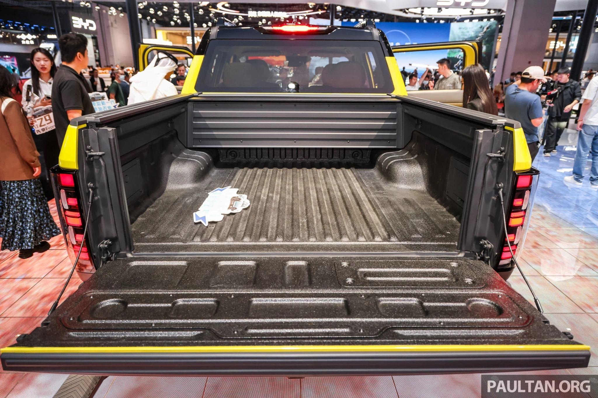 View - Nissan trình làng "đàn anh" Navara: Chạy điện 135km, có thể về Việt Nam? | Báo Dân trí